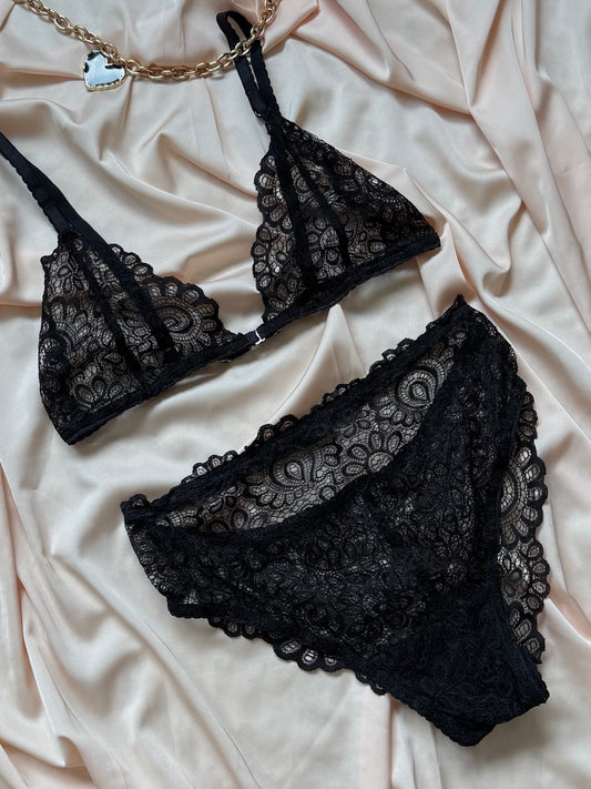 handmade lingerie, luxury lingerie, lingerie set, thongs, underwear, gift, panties, thongs, tanga, sets, bralette, emboidered lace 