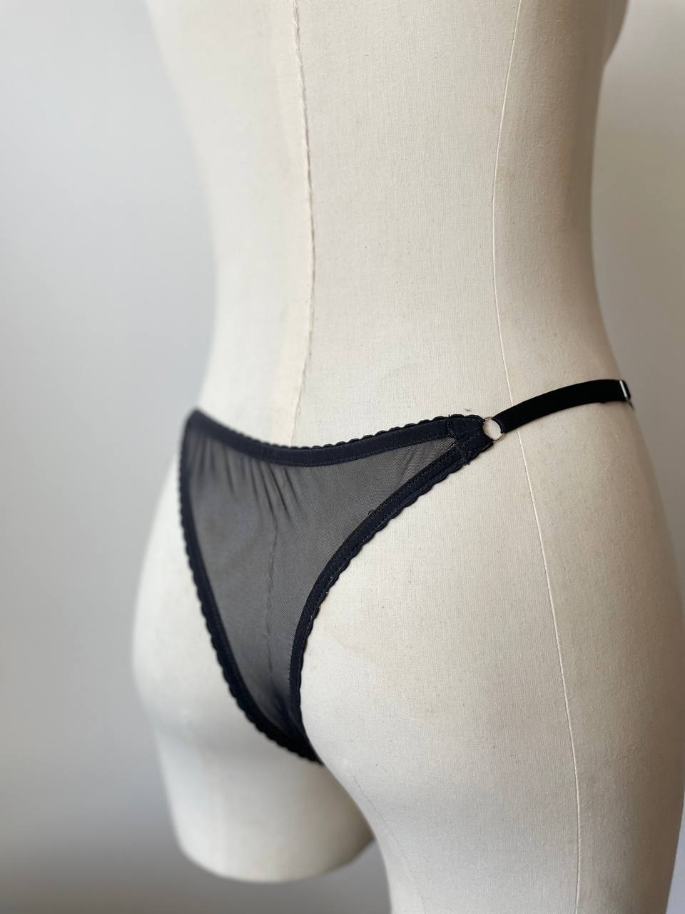 Set of 3 lace thongs