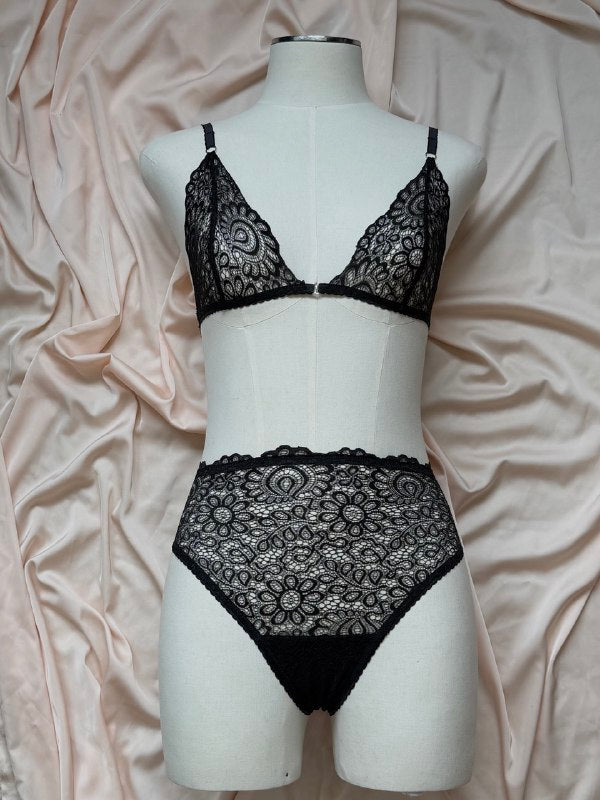 handmade lingerie, luxury lingerie, lingerie set, thongs, underwear, gift, panties, thongs, tanga, sets, bralette, emboidered lace 