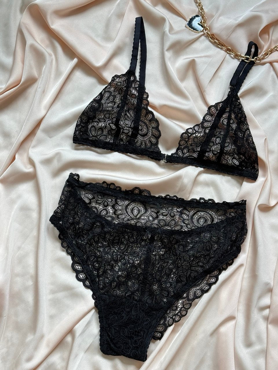 handmade lingerie, luxury lingerie, lingerie set, thongs, underwear, gift, panties, thongs, tanga, sets, bralette, emboidered lace 