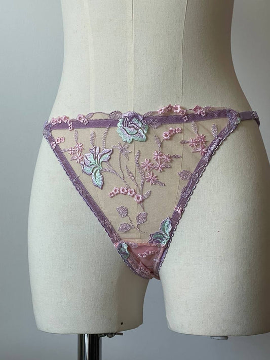 Thongs from embroidered floral lace